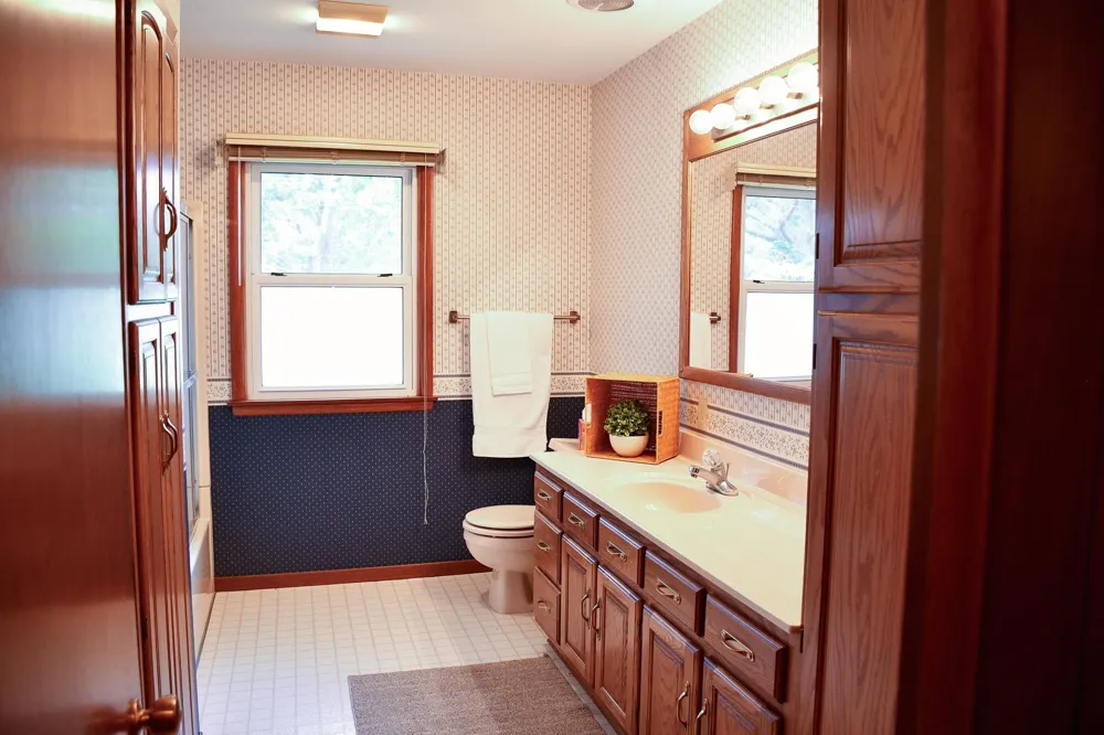 1206 S Shore Drive Worthington, MN 56187
