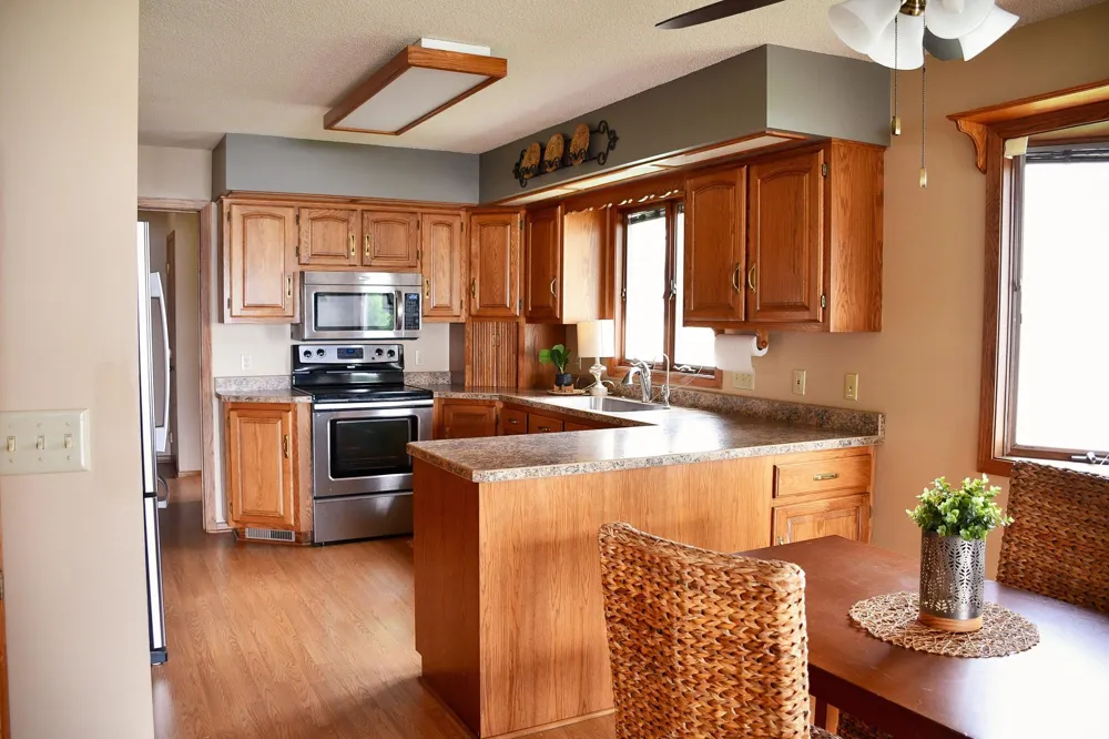 1206 S Shore Drive Worthington, MN 56187