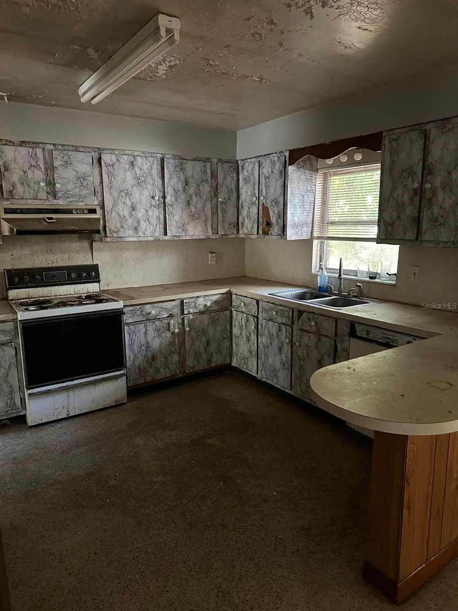 1918 MOUNTAIN LAKE CUTOFF ROAD Lake Wales, FL 33859