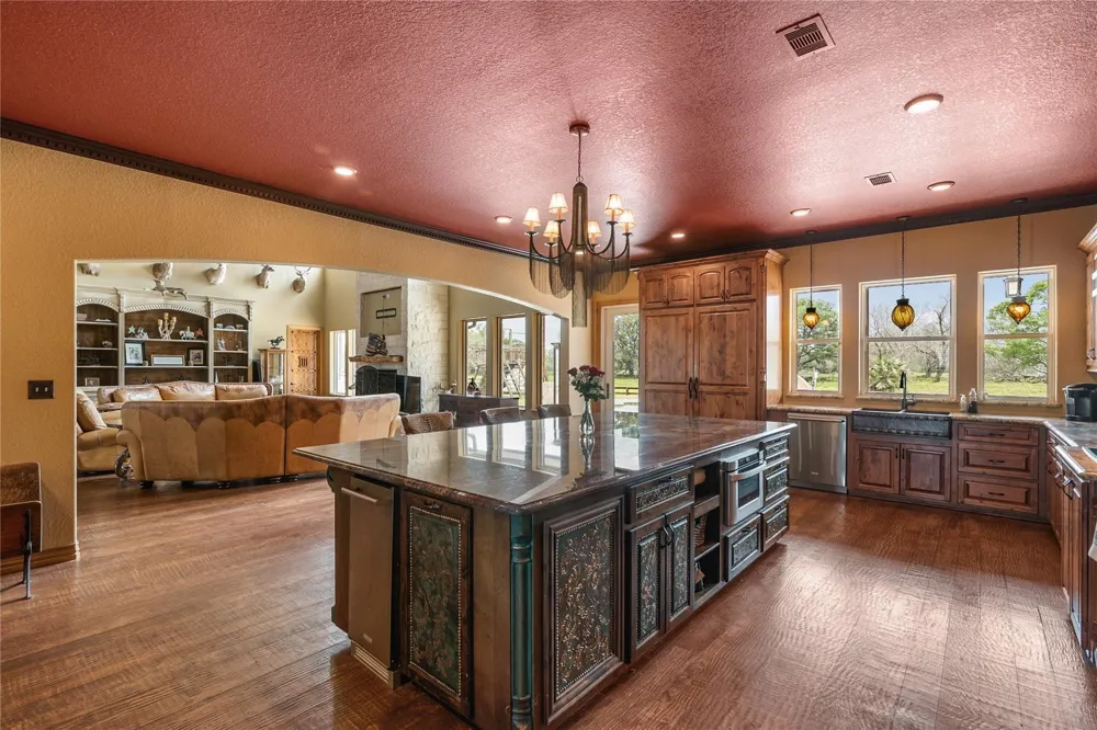 9474 E Fm  524 E Sweeny, TX 77480