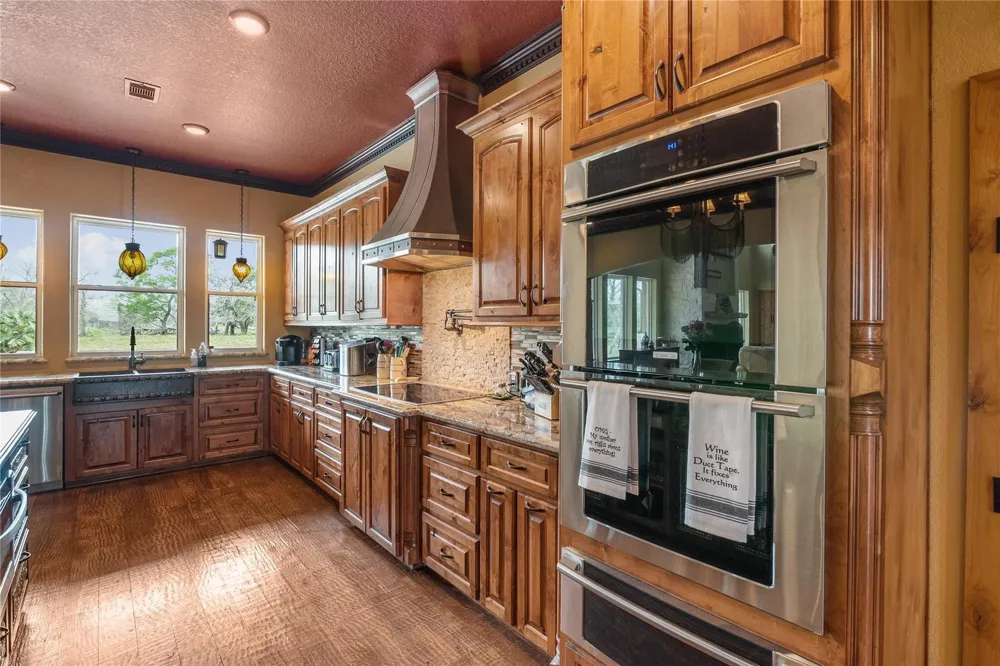 9474 E Fm  524 E Sweeny, TX 77480