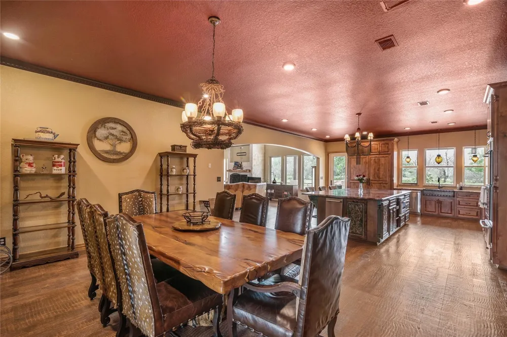 9474 E Fm  524 E Sweeny, TX 77480