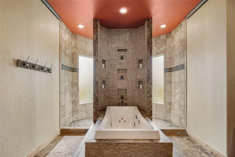 9474 E Fm  524 E Sweeny, TX 77480
