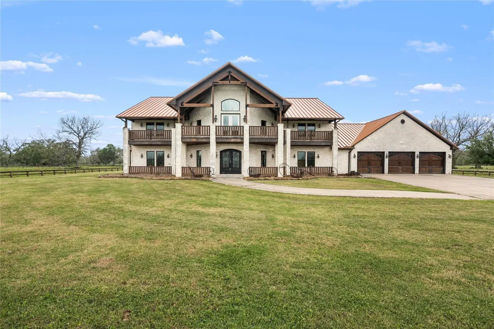 9474 E Fm  524 E Sweeny, TX 77480