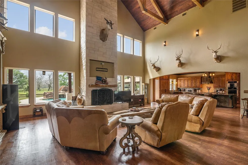 9474 E Fm  524 E Sweeny, TX 77480
