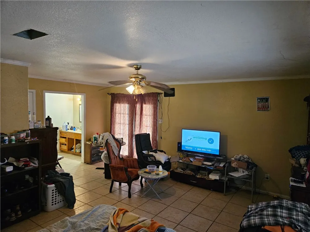 211 County Road 310 Orange Grove, TX 78372