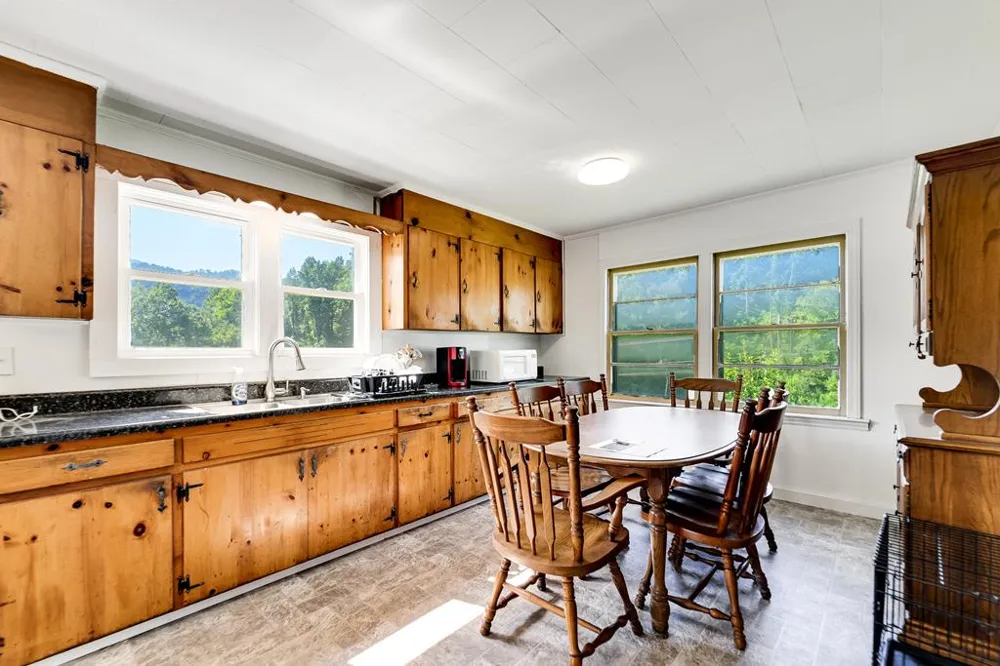 Bidwell Rd Whittier, NC 28789