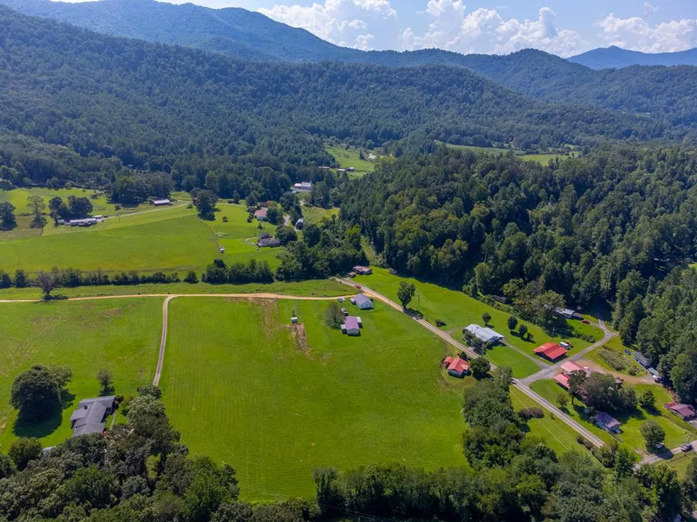Bidwell Rd Whittier, NC 28789