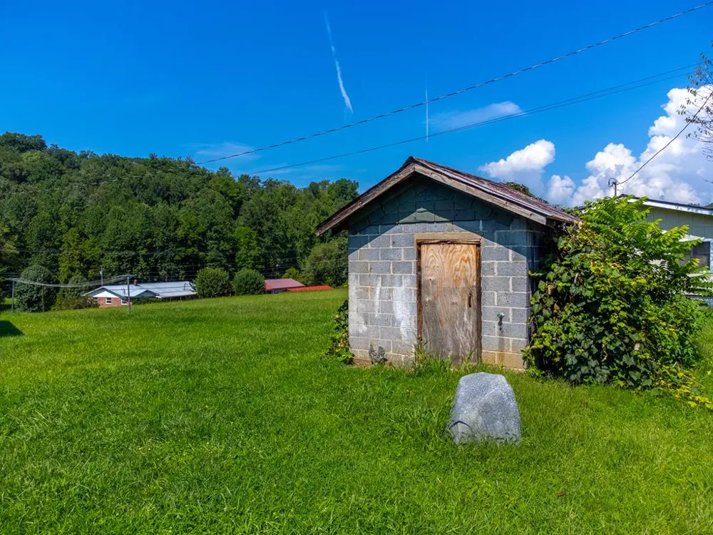 Bidwell Rd Whittier, NC 28789
