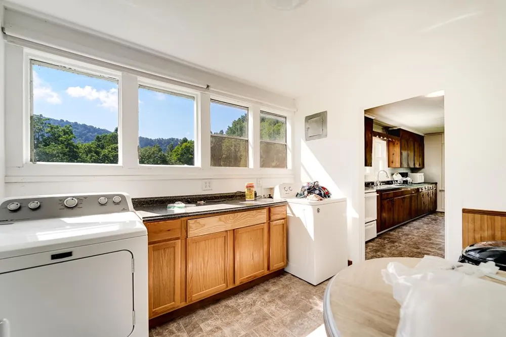 Bidwell Rd Whittier, NC 28789