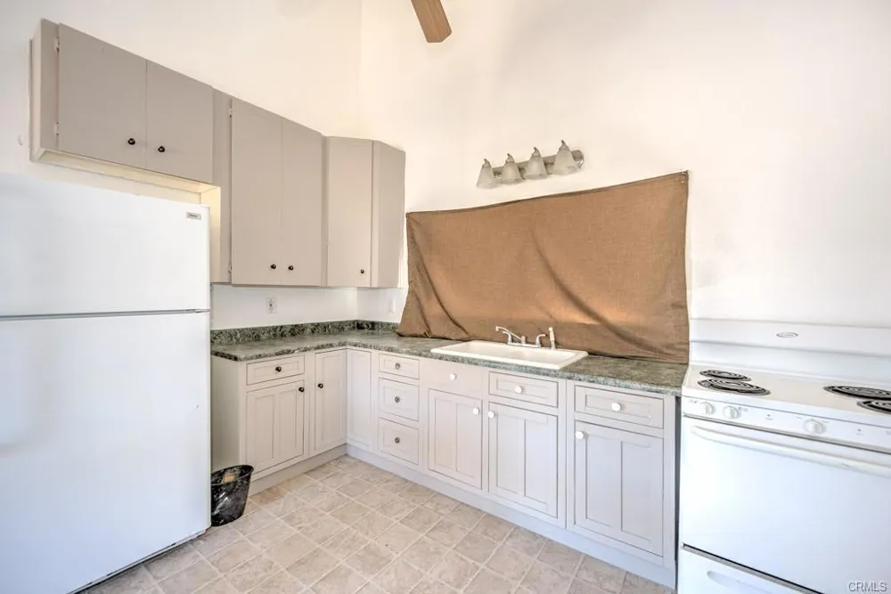 2399 Indian Hill Road Clearlake Oaks, CA 95423