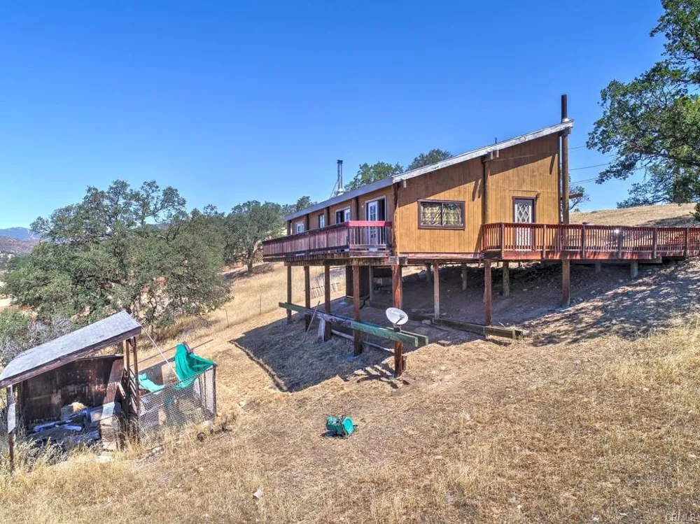 2399 Indian Hill Road Clearlake Oaks, CA 95423