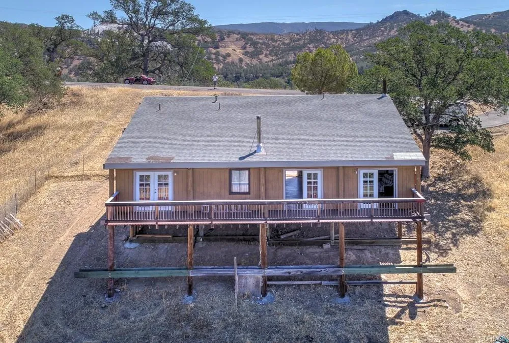 2399 Indian Hill Road Clearlake Oaks, CA 95423