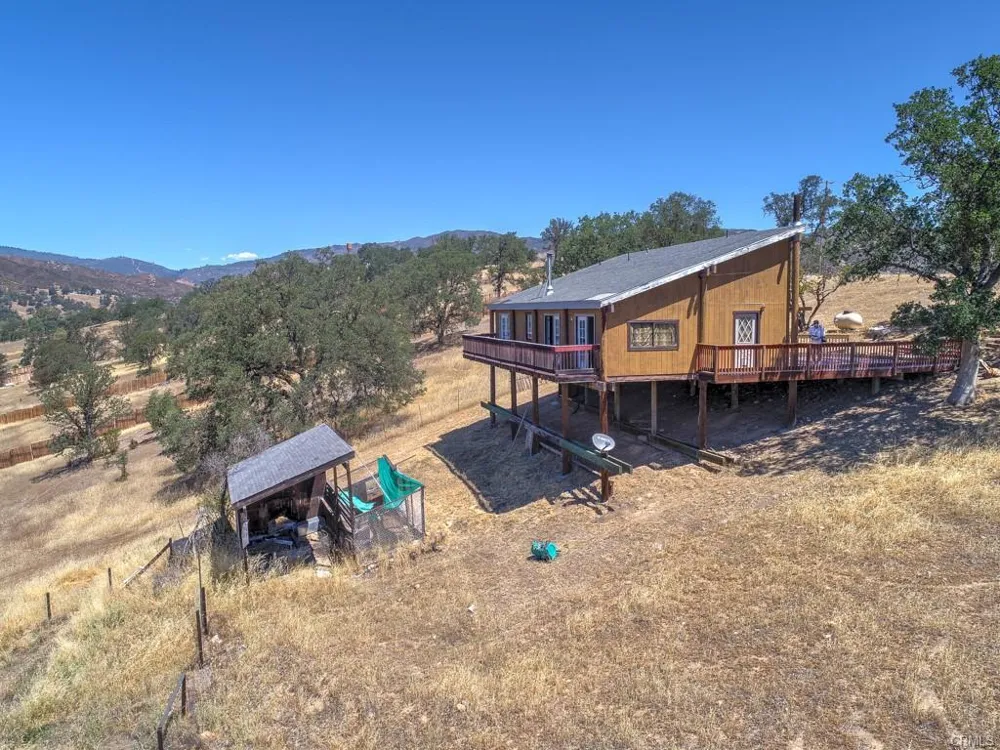 2399 Indian Hill Road Clearlake Oaks, CA 95423