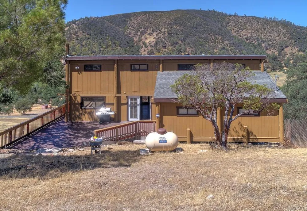 2399 Indian Hill Road Clearlake Oaks, CA 95423