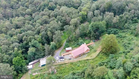 855 LINCOLN HIGHWAY