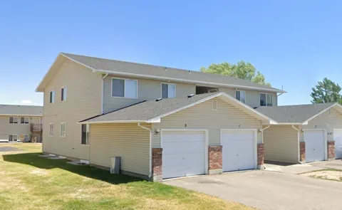 2135 Alan St