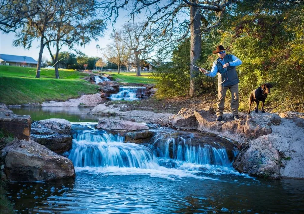 109 Mallard Lane Columbus, TX 78934
