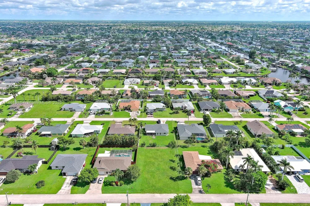 225 SW 46TH TER Cape Coral, FL 33914
