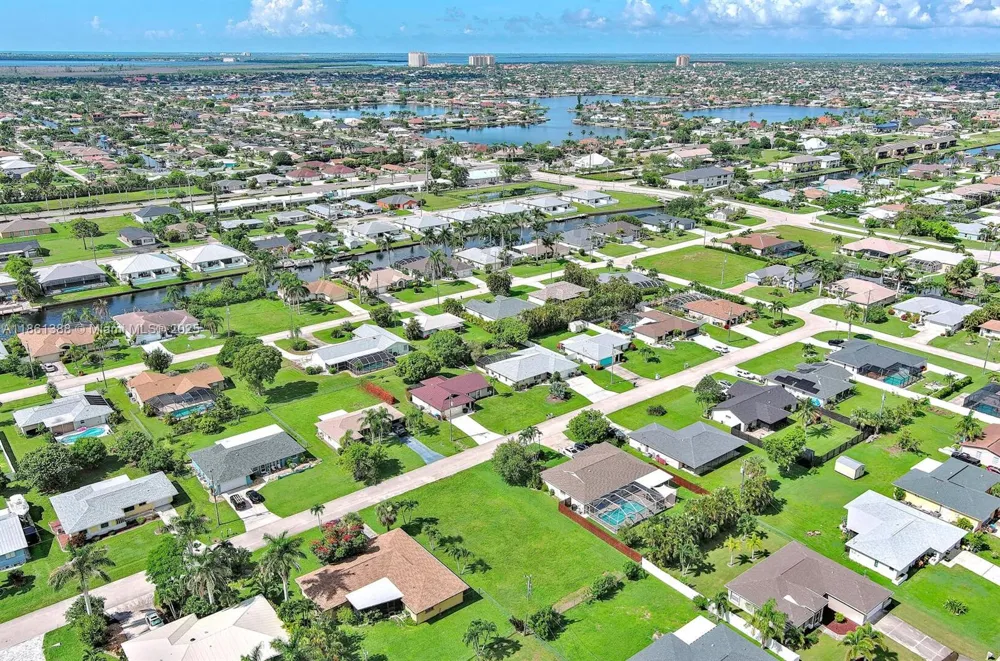 225 SW 46TH TER Cape Coral, FL 33914