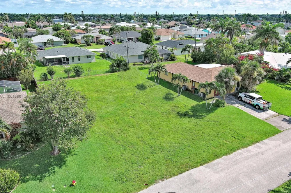 225 SW 46TH TER Cape Coral, FL 33914