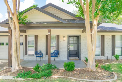7002 Whispering Oaks Drive