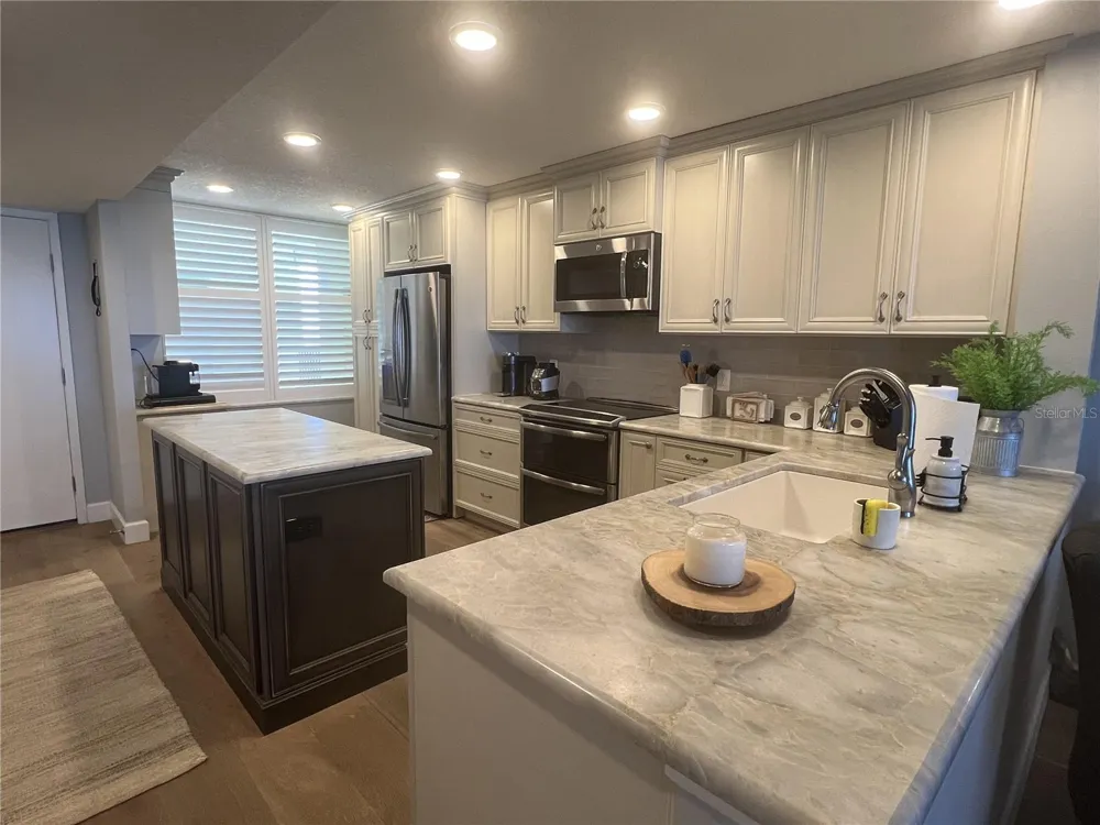7100 SUNSET WAY #PH5 St Pete Beach, FL 33706