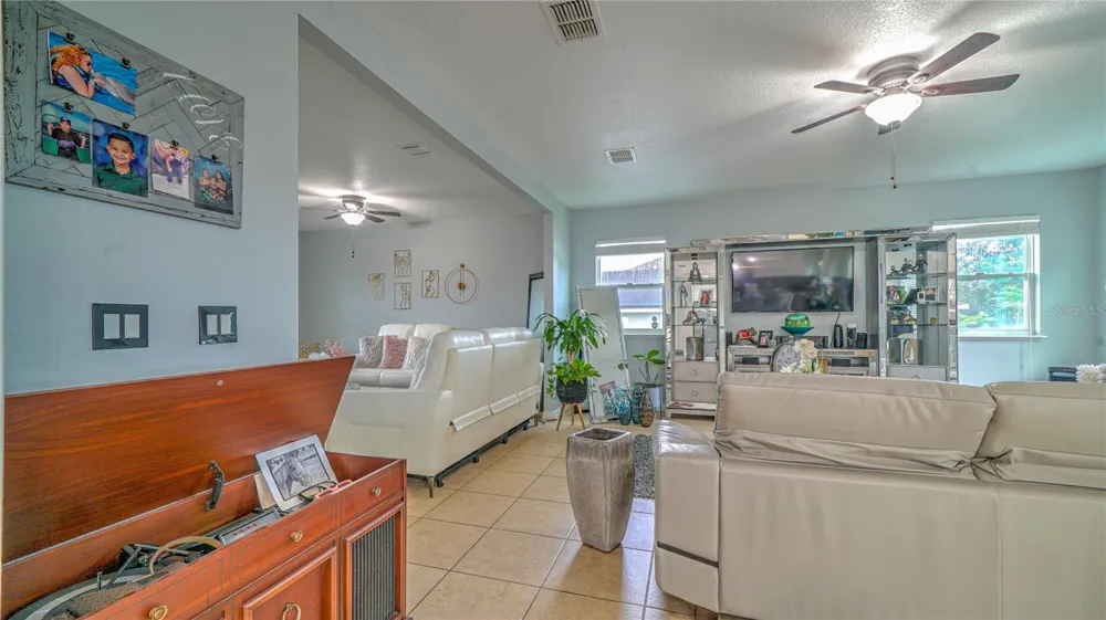 2015 BARSTOW LANE Dundee, FL 33838