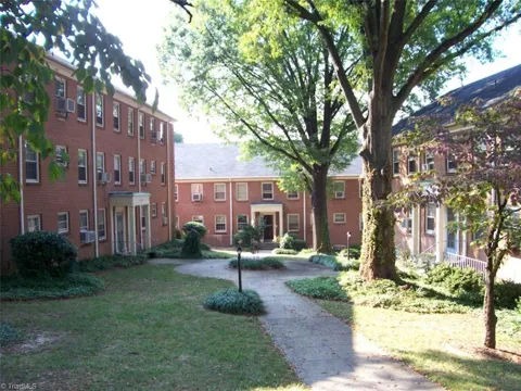 805 West End Boulevard