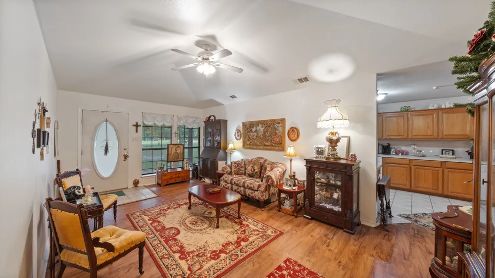 19531 COUNTY ROAD 4056 Kemp, TX 75143