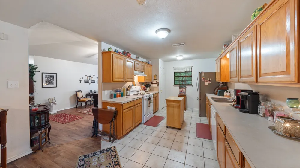 19531 COUNTY ROAD 4056 Kemp, TX 75143
