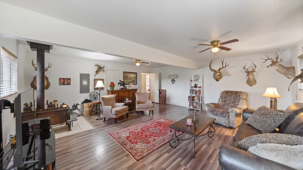 19531 COUNTY ROAD 4056 Kemp, TX 75143