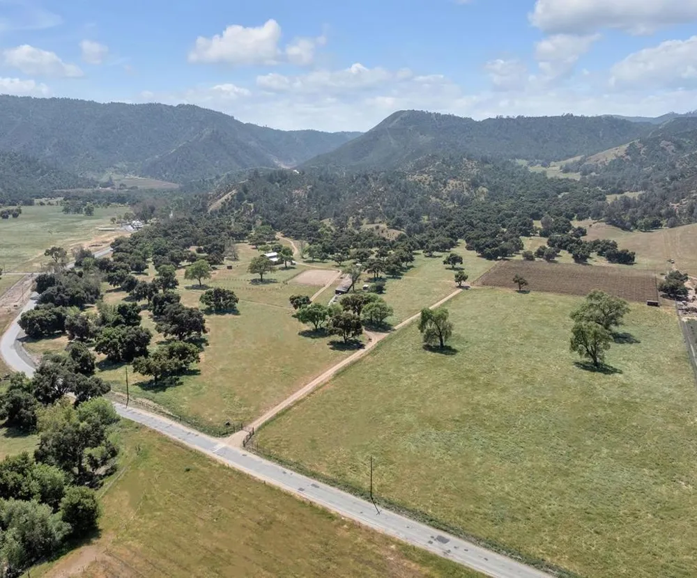 770 Limekiln Road Hollister, CA 95023