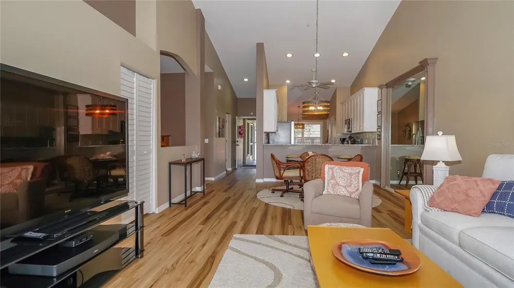 5241 MAHOGANY RUN AVENUE #425 Sarasota, FL 34241