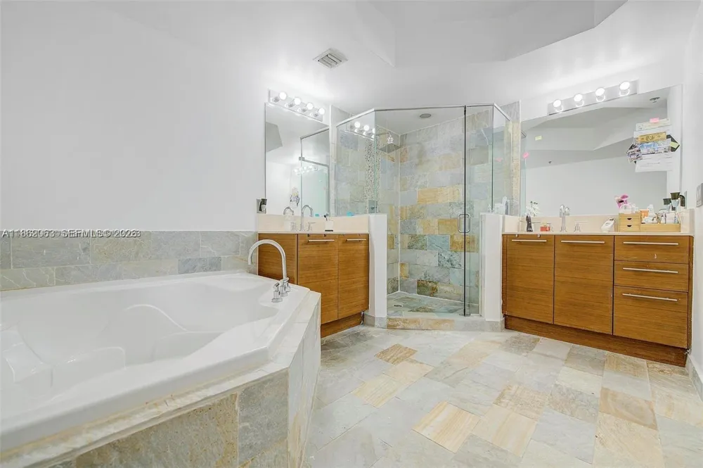 2681 Flamingo Rd #1201S Sunrise, FL 33323
