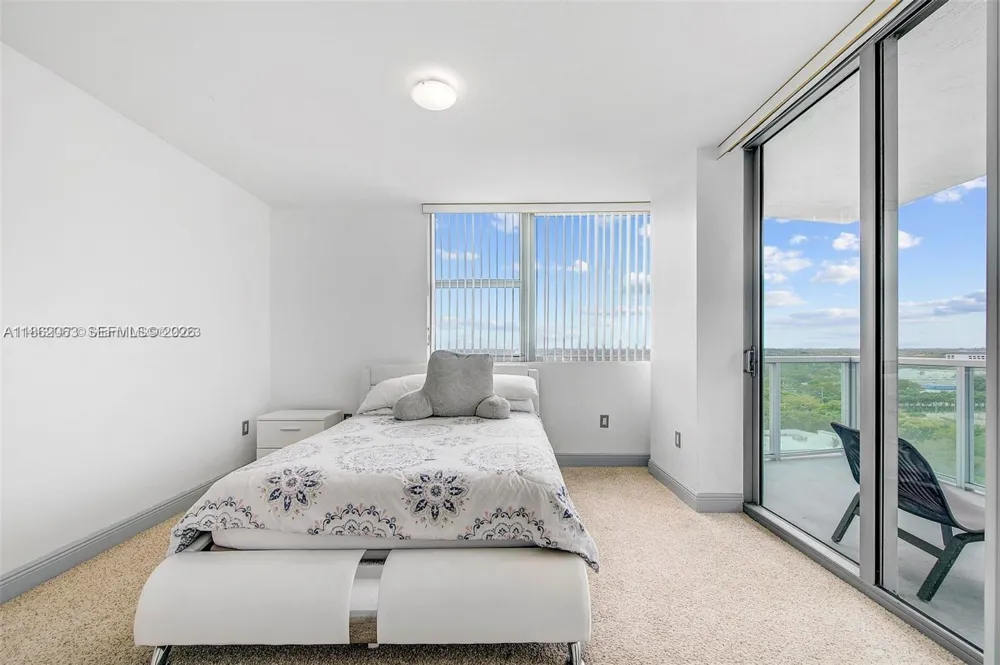 2681 Flamingo Rd #1201S Sunrise, FL 33323
