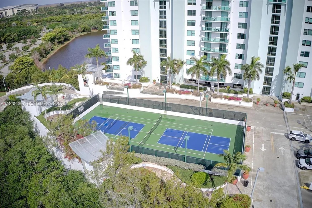 2681 Flamingo Rd #1201S Sunrise, FL 33323