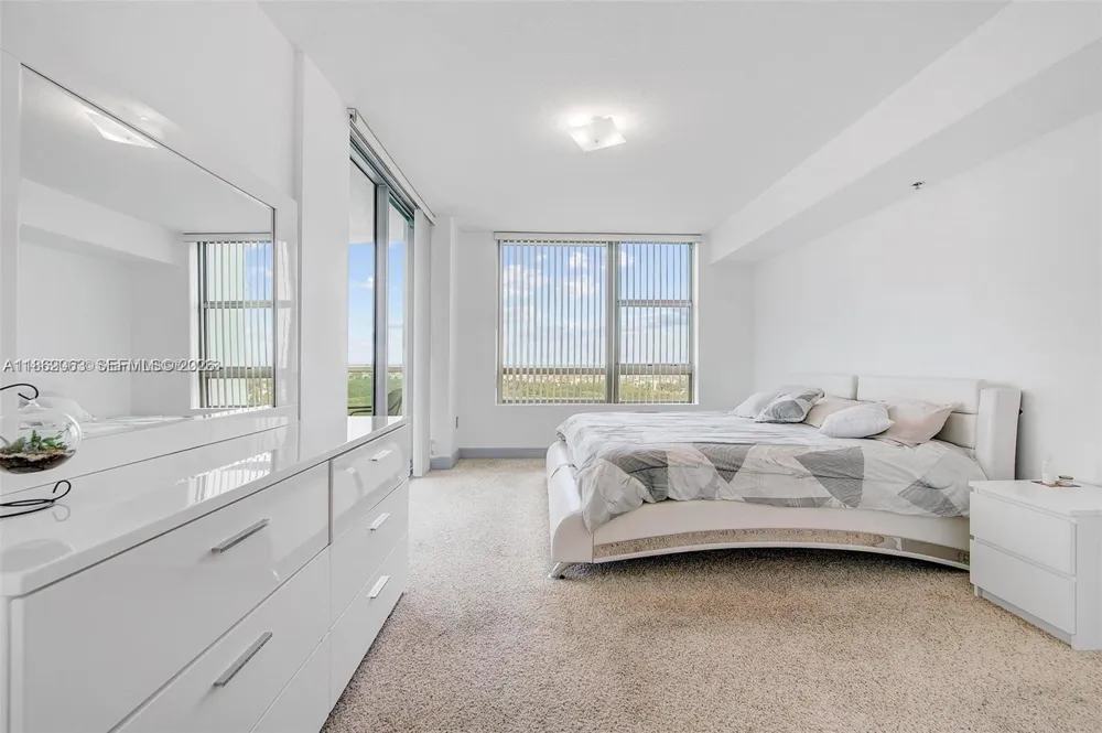 2681 Flamingo Rd #1201S Sunrise, FL 33323