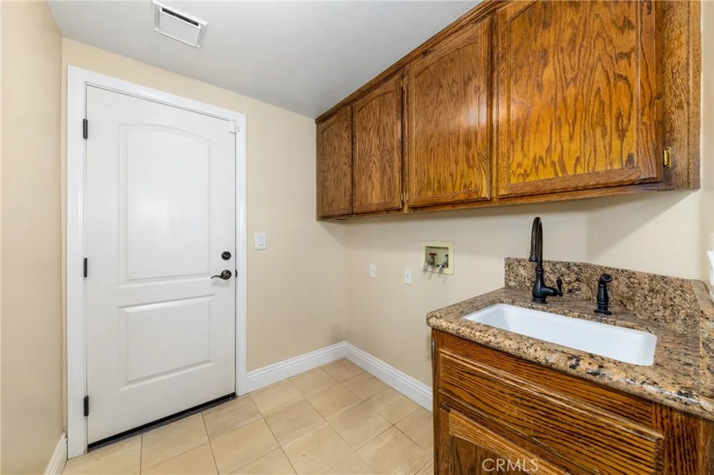 7007 Golden Vale Drive Riverside, CA 92506