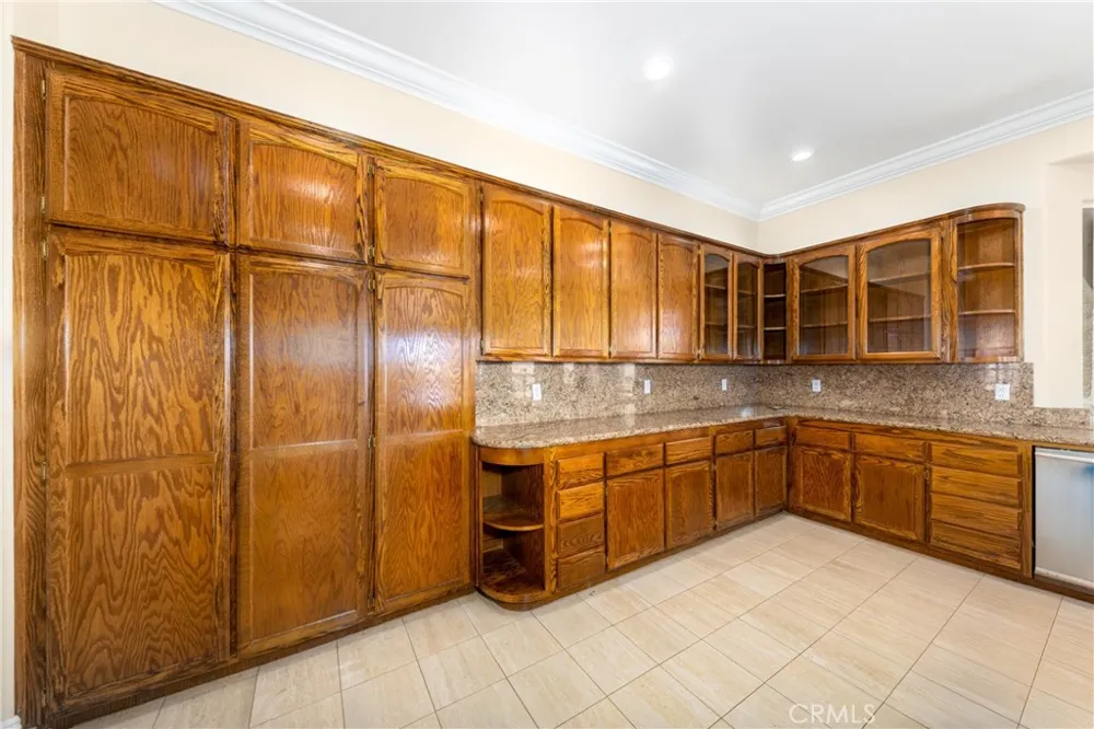 7007 Golden Vale Drive Riverside, CA 92506