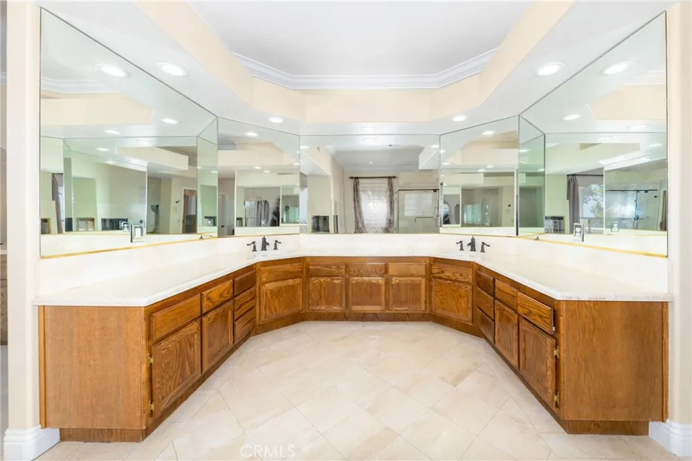 7007 Golden Vale Drive Riverside, CA 92506