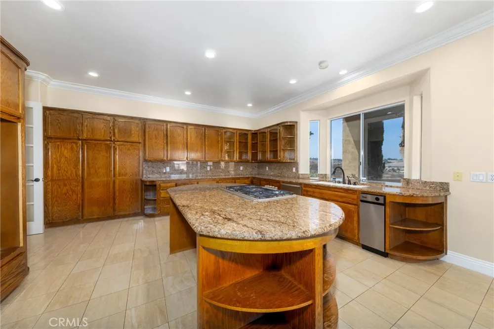 7007 Golden Vale Drive Riverside, CA 92506