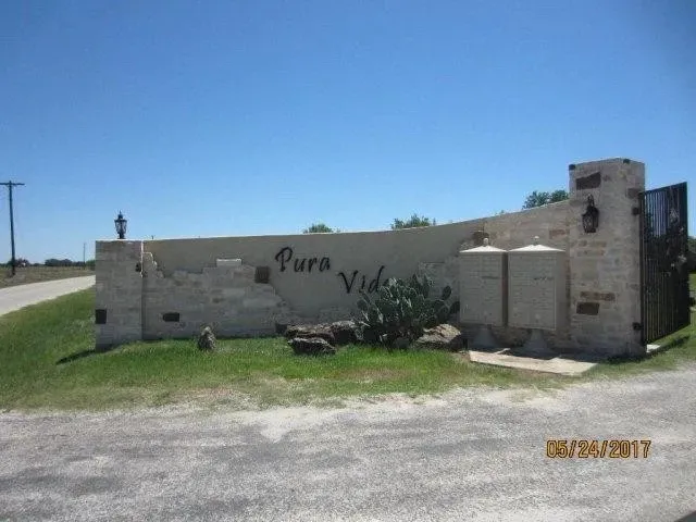 289 Pura Vida Inez, TX 77968