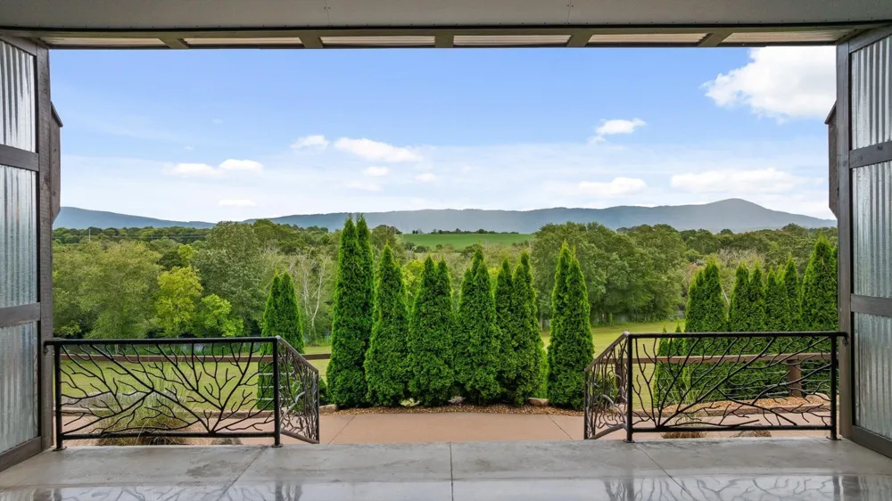 1020 Thomas Road Benton, TN 37307