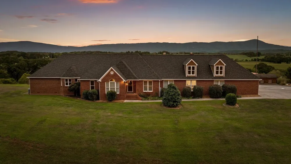 1020 Thomas Road Benton, TN 37307