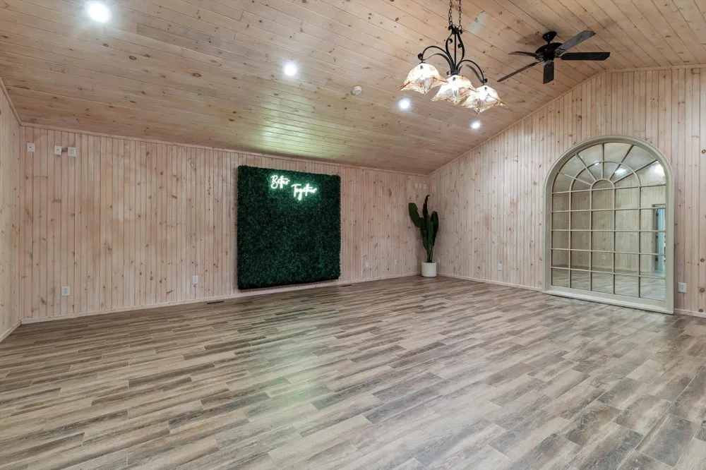 1020 Thomas Road Benton, TN 37307