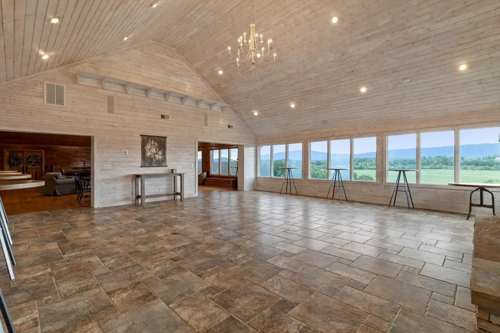 1020 Thomas Road Benton, TN 37307