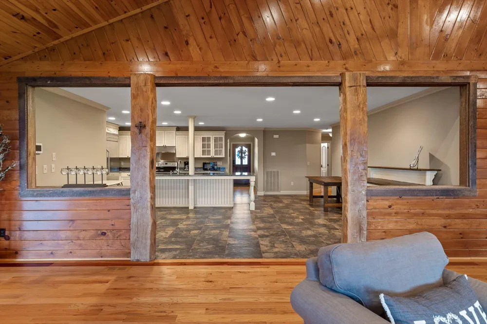 1020 Thomas Road Benton, TN 37307