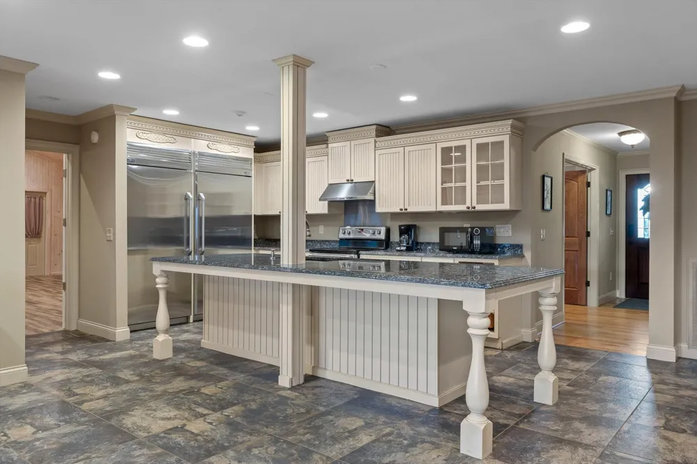 1020 Thomas Road Benton, TN 37307