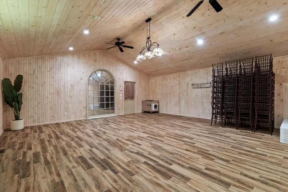 1020 Thomas Road Benton, TN 37307